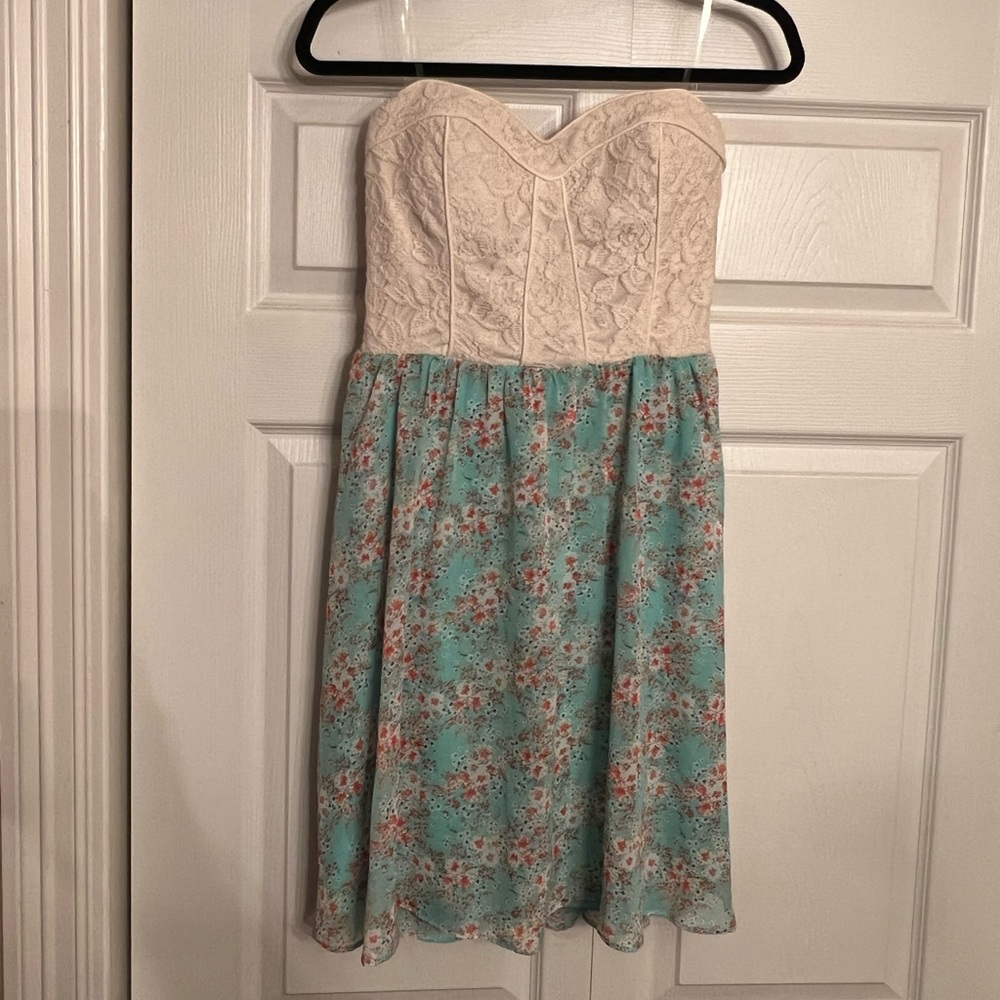 My Michelle Juniors strapless floral and lace dress